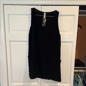 Rose & Olive Black Textured Sleeveless V-Neck Tank